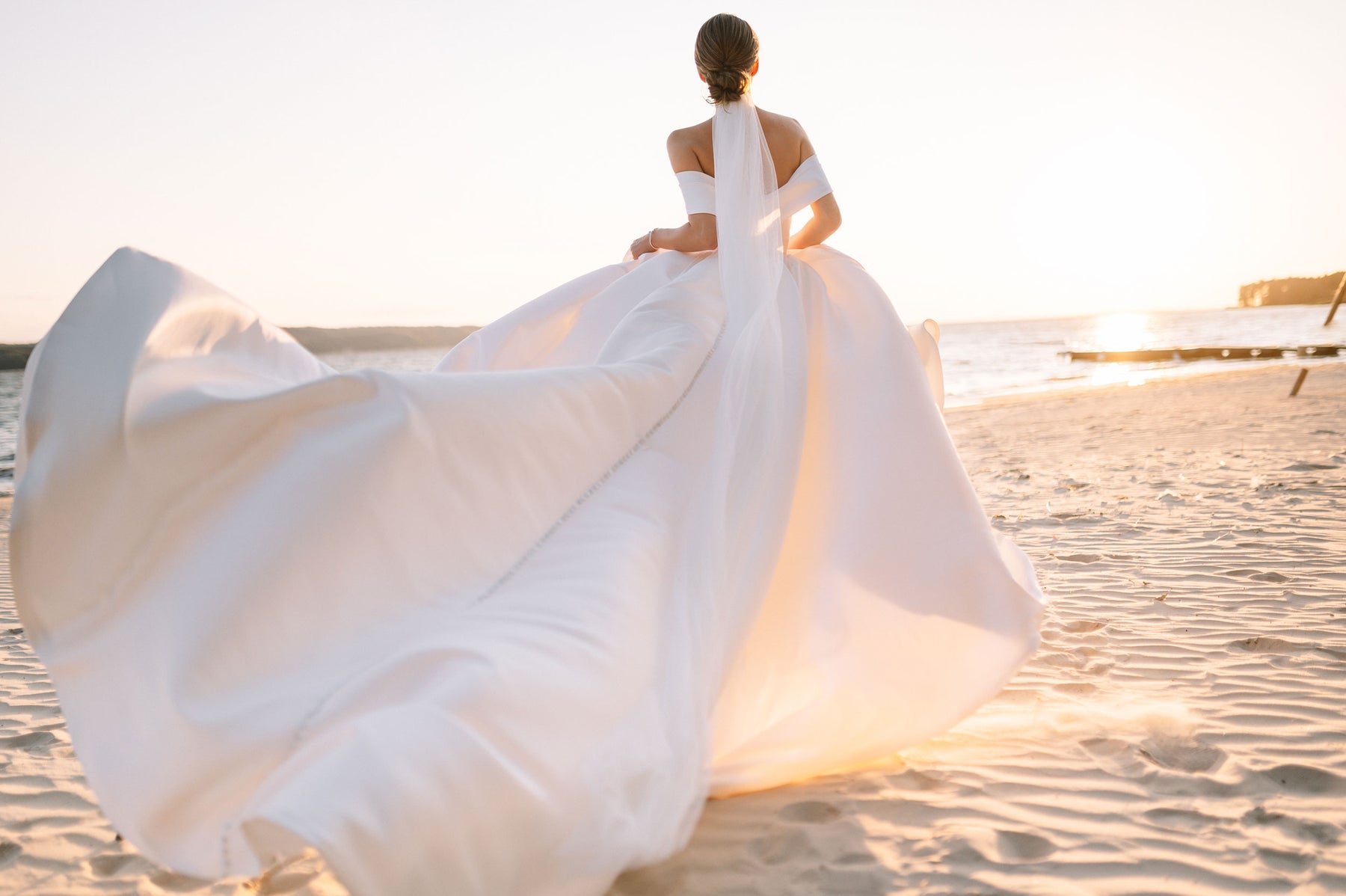 Exploring Fabrics for Wedding Dresses: Complete Guide